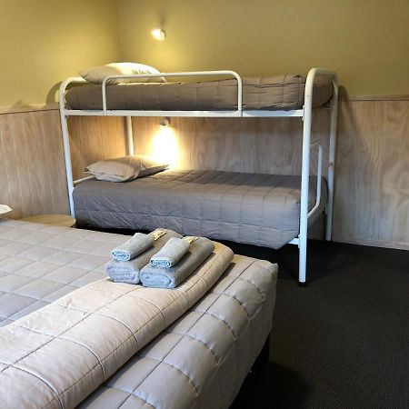 Oamaru Top 10 Holiday Park Екстер'єр фото